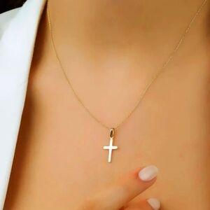 (1.5")Vtg🆕️💥Dainty Goldtone Diamond Cut Cross Pendant💥
